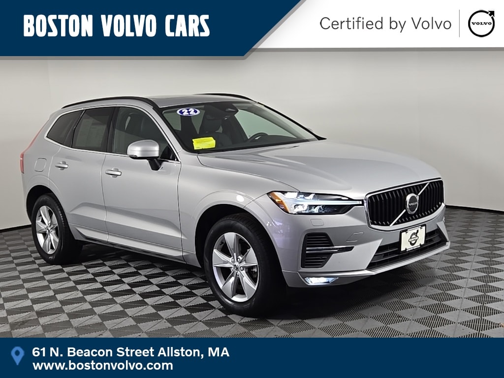 2022 Volvo XC60 Momentum's photo