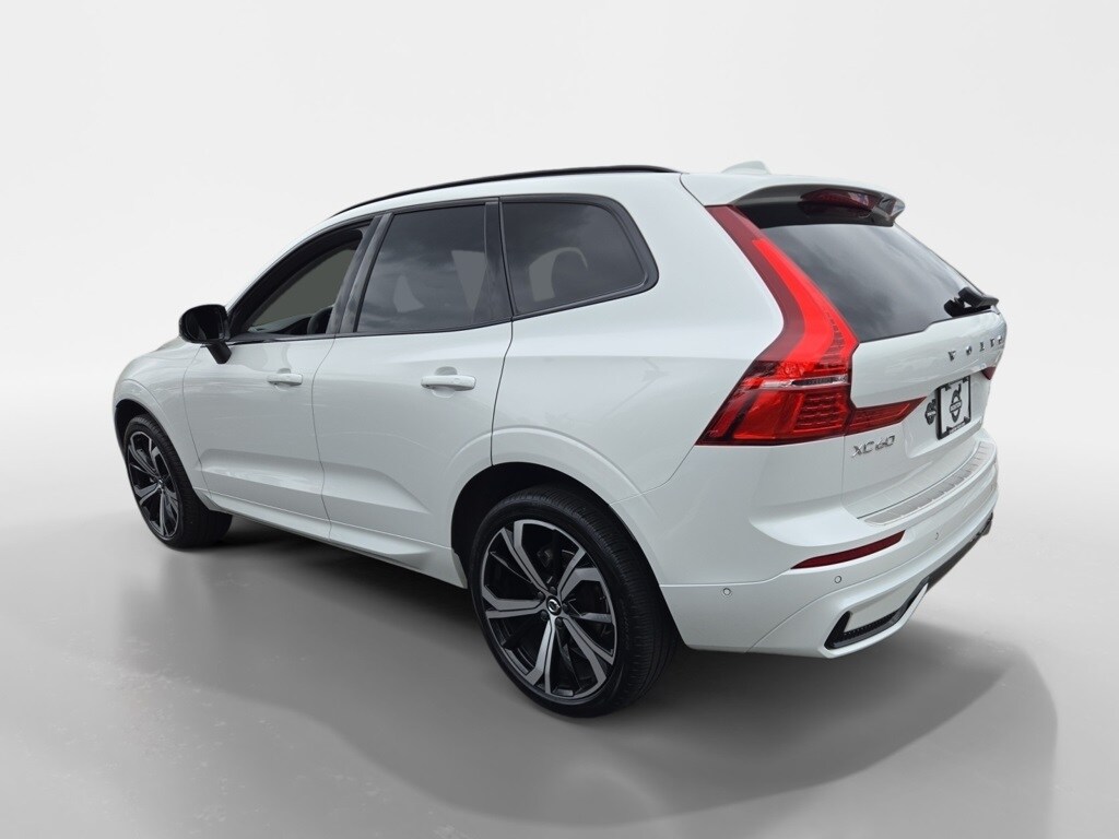 2024 Volvo XC60 B5 Ultimate photo 4