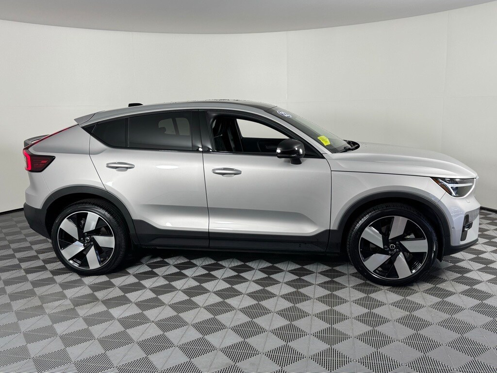 2023 Volvo C40 Recharge Ultimate photo 2