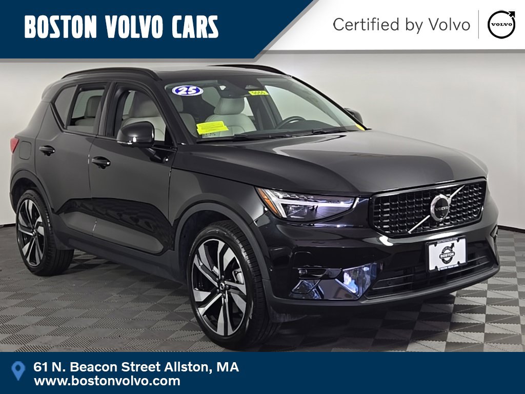 2025 Volvo XC40
