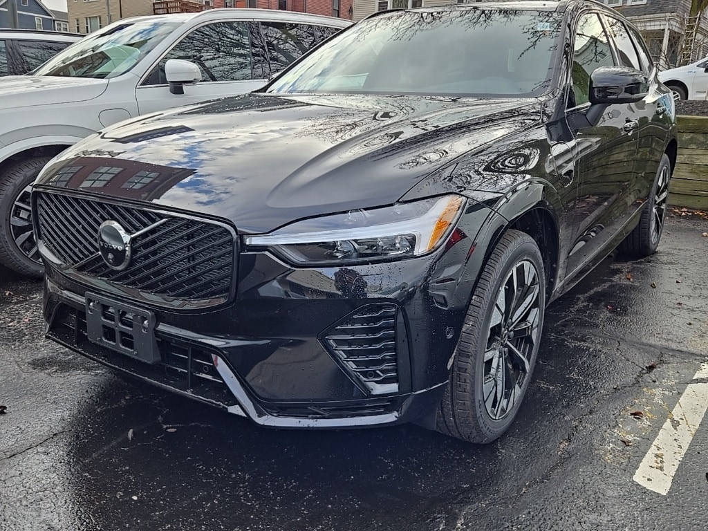 New 2026 Volvo XC60 plug-in hybrid T8 Plus SUV