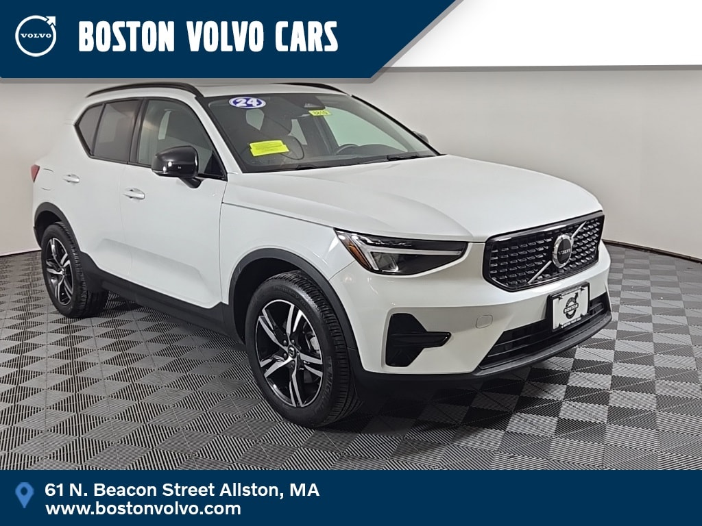 2024 Volvo XC40 Core