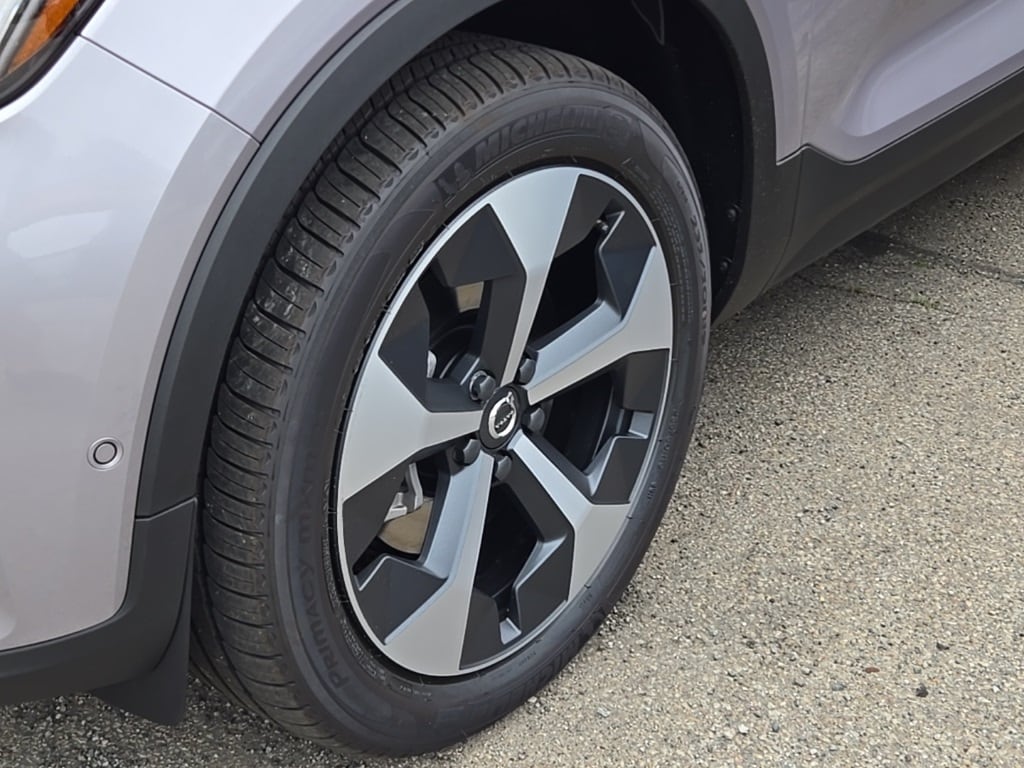 New 2026 Volvo XC40 B5 Plus SUV