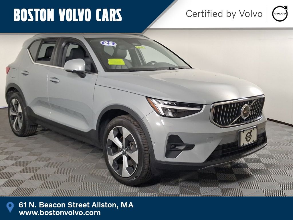 2025 Volvo XC40 B5 Plus Bright AWD's photo