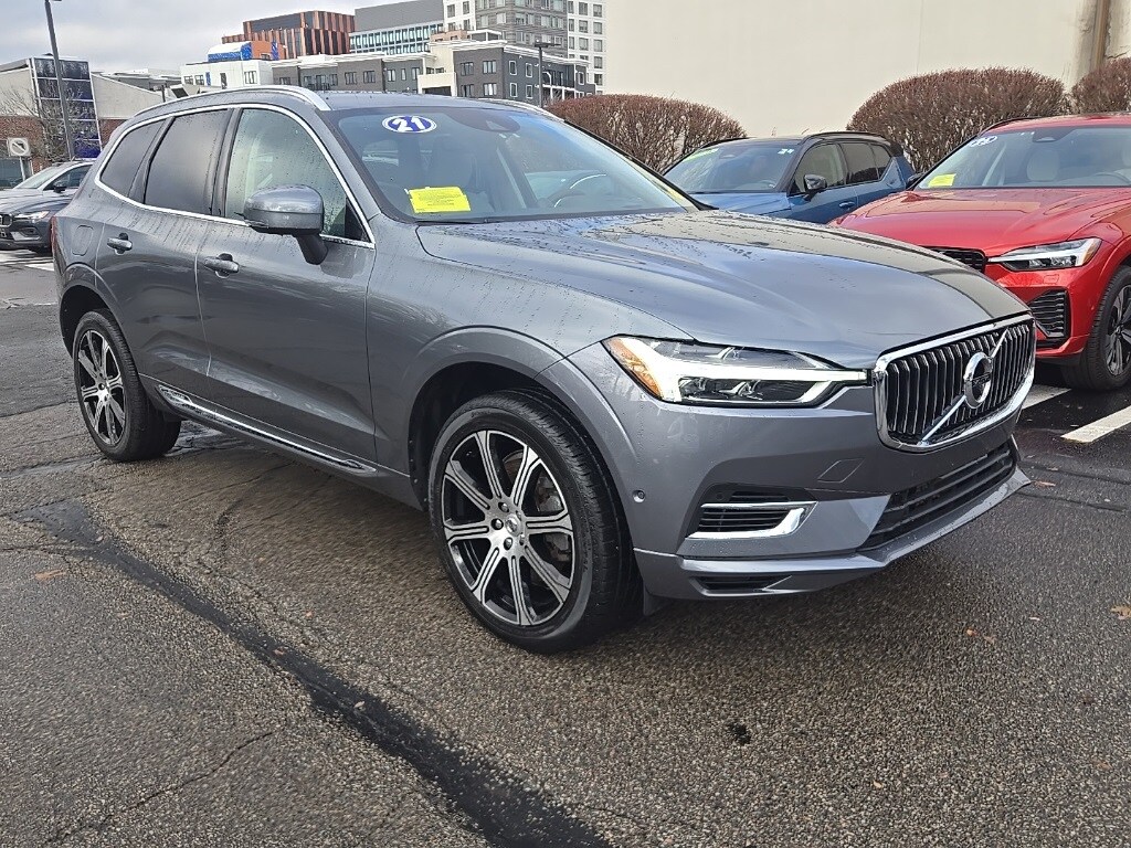 2021 Volvo XC60 Recharge Hybrid T8 Inscription photo 3