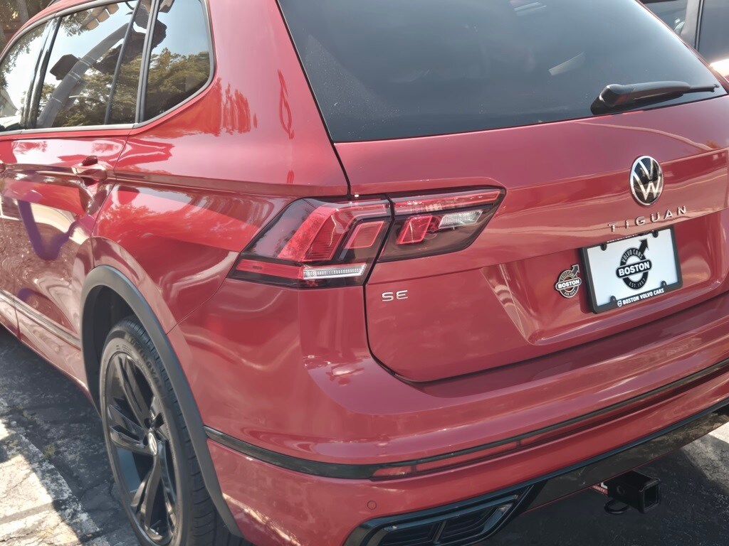 2024 Volkswagen Tiguan SE R-Line Black photo 4