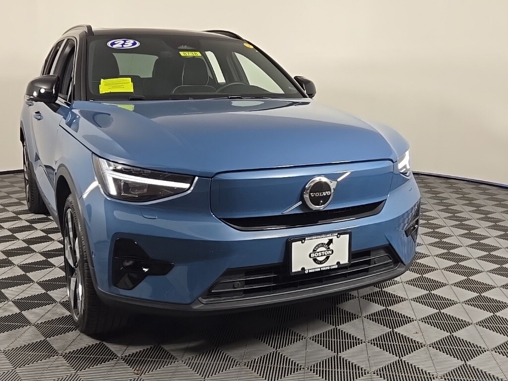 2023 Volvo XC40 Recharge Ultimate photo 3