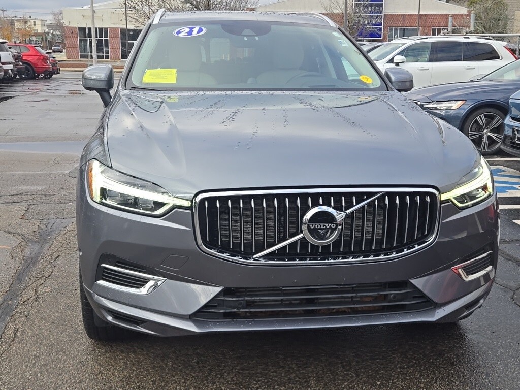 2021 Volvo XC60 Recharge Hybrid T8 Inscription photo 2