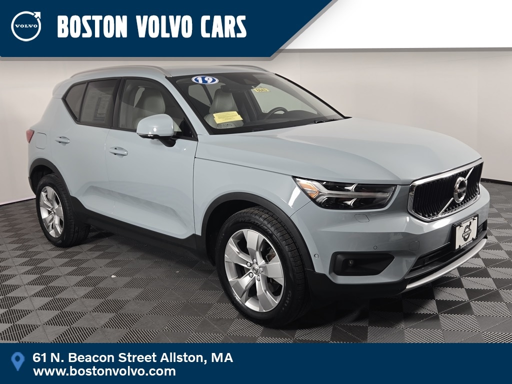 2019 Volvo XC40 Momentum