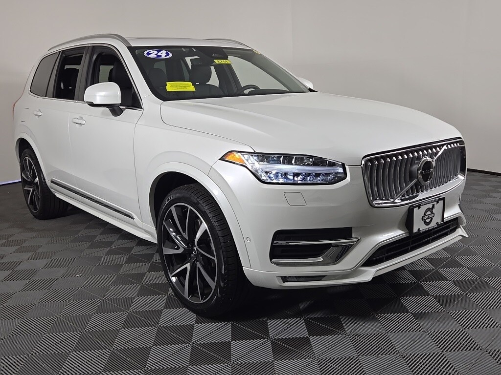 2024 Volvo XC90 Plus photo 2