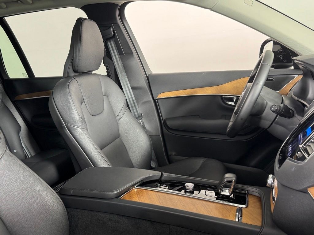 Certified 2025 Volvo XC90 Plug-In Hybrid T8 Plus SUV