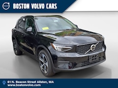 2026 Volvo XC40 B5 Core AWD SUV
