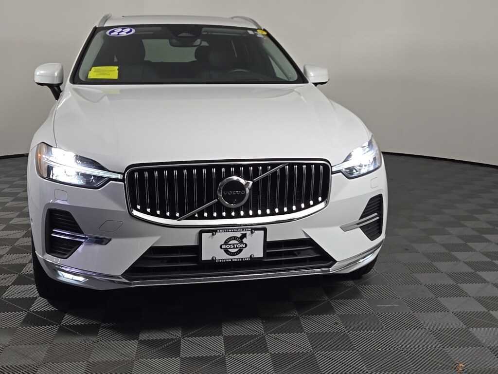 2022 Volvo XC60 B5 Inscription photo 3