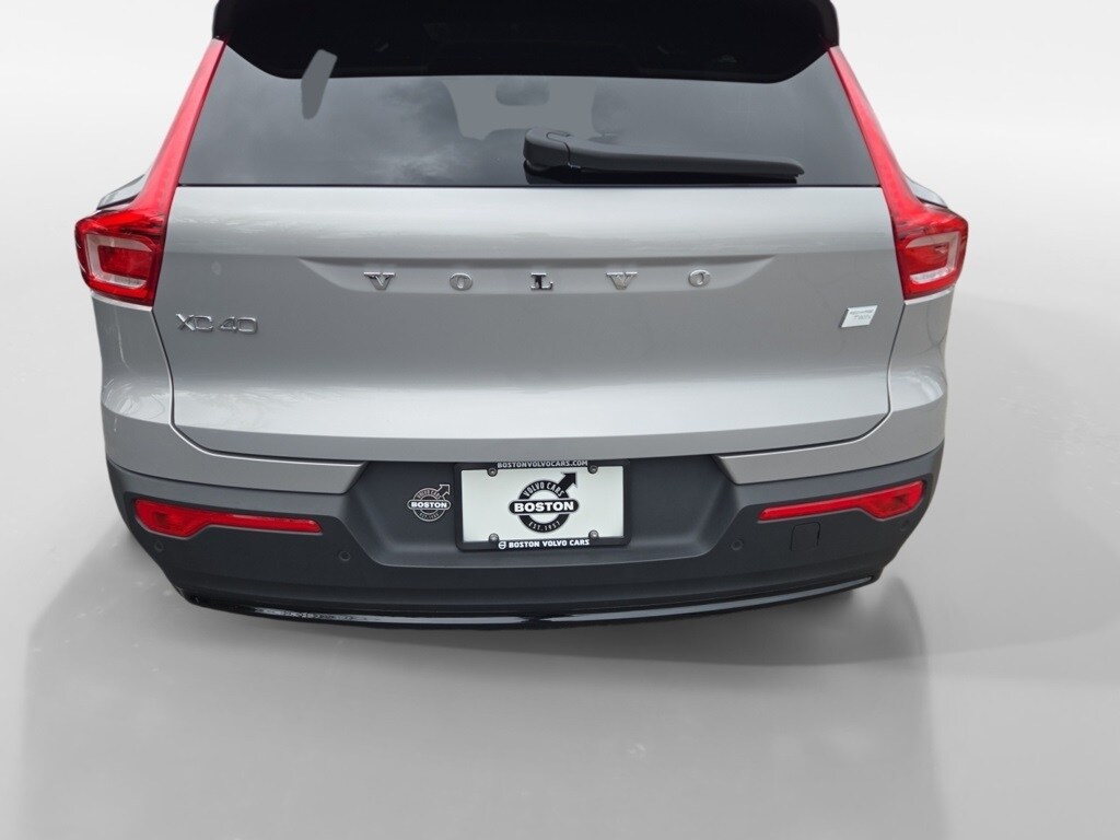 2023 Volvo XC40 Recharge Ultimate photo 4