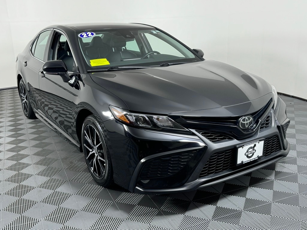 Used 2022 Toyota Camry SE with VIN 4T1G11AK3NU699153 for sale in Boston, MA