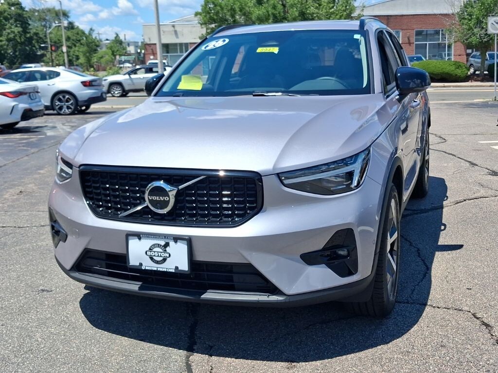 Certified 2026 Volvo XC40 B5 Plus SUV