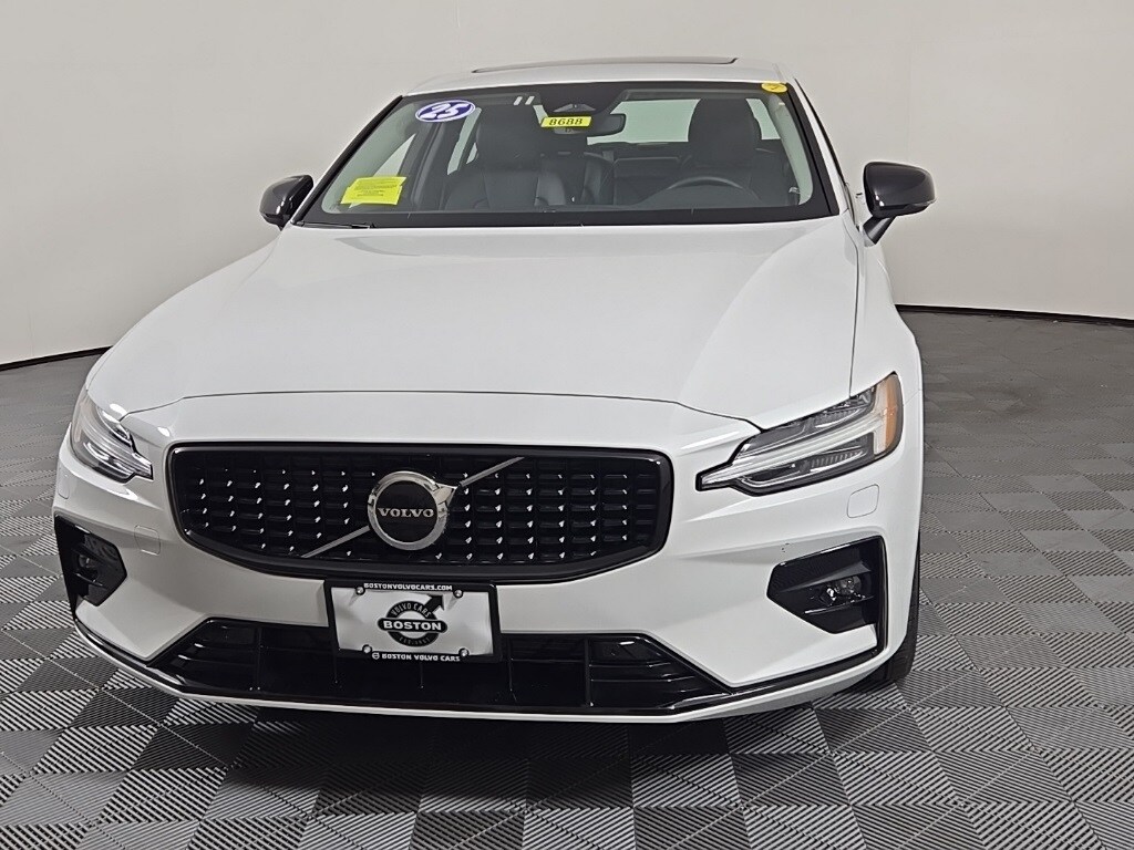 2025 Volvo S60 B5 AWD Core photo 3