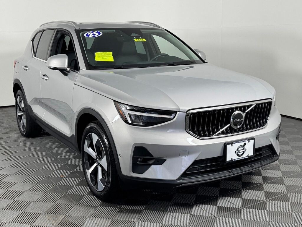 Certified 2025 Volvo XC40 B5 Plus Bright Theme SUV