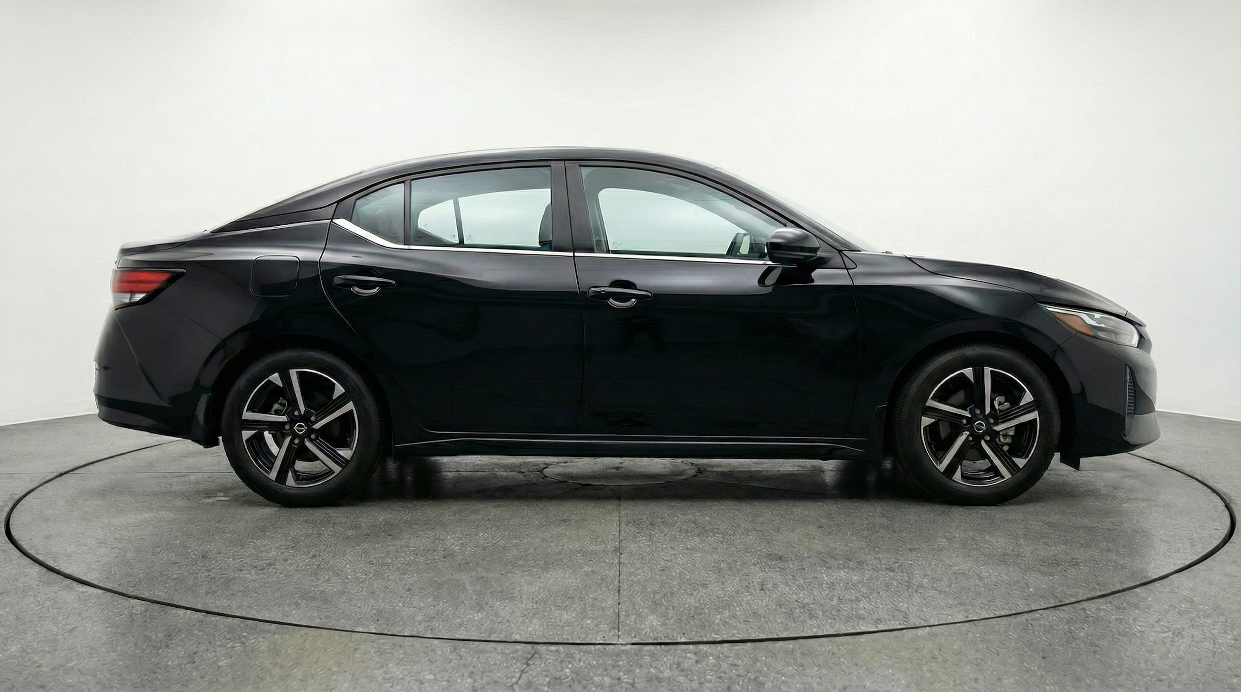 Thumbnail: 2025 Nissan Sentra - 8