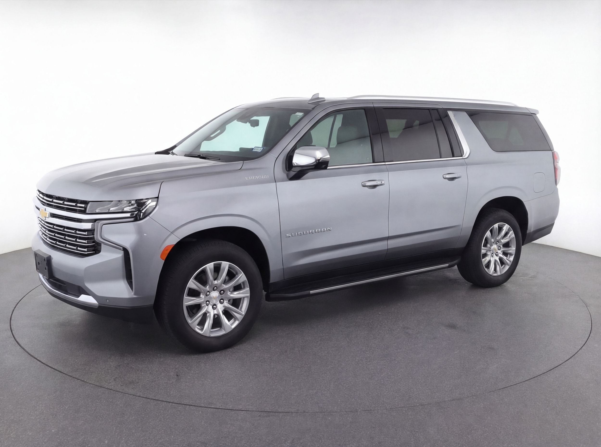 Thumbnail: 2023 Chevrolet Suburban - 3