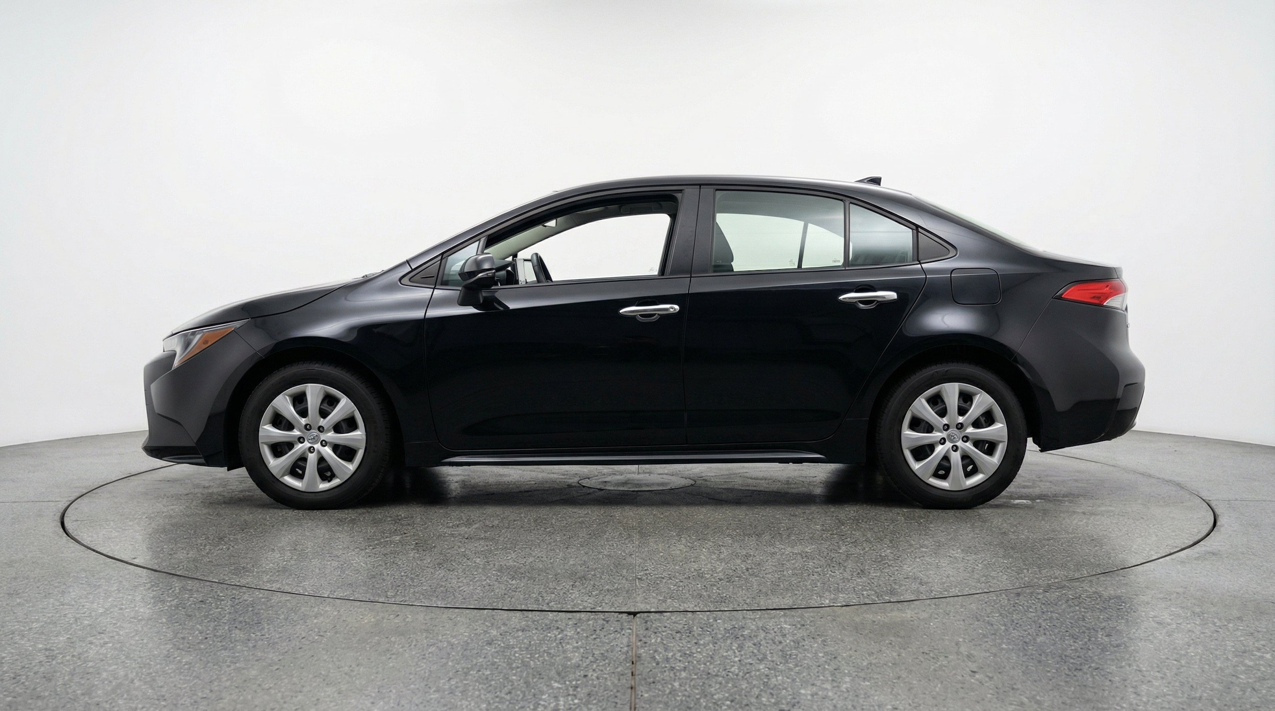 Thumbnail: 2025 Toyota Corolla - 5