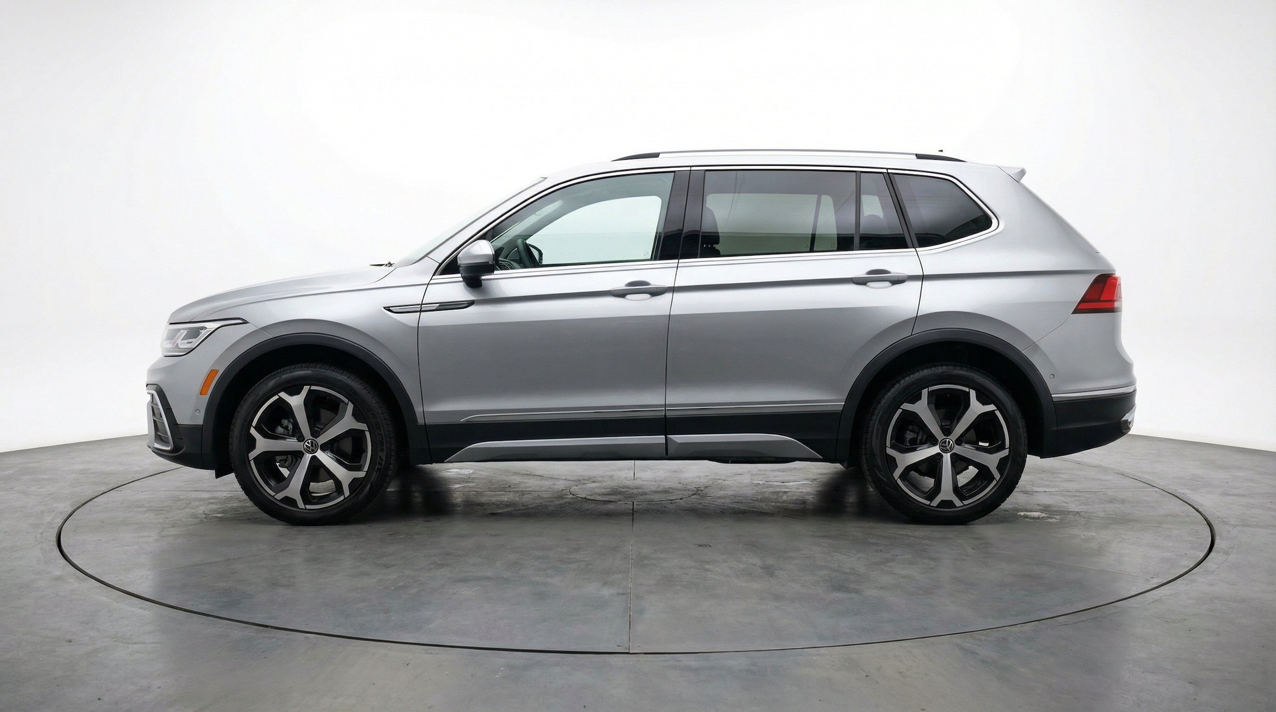 Thumbnail: 2026 Volkswagen Tiguan - 5