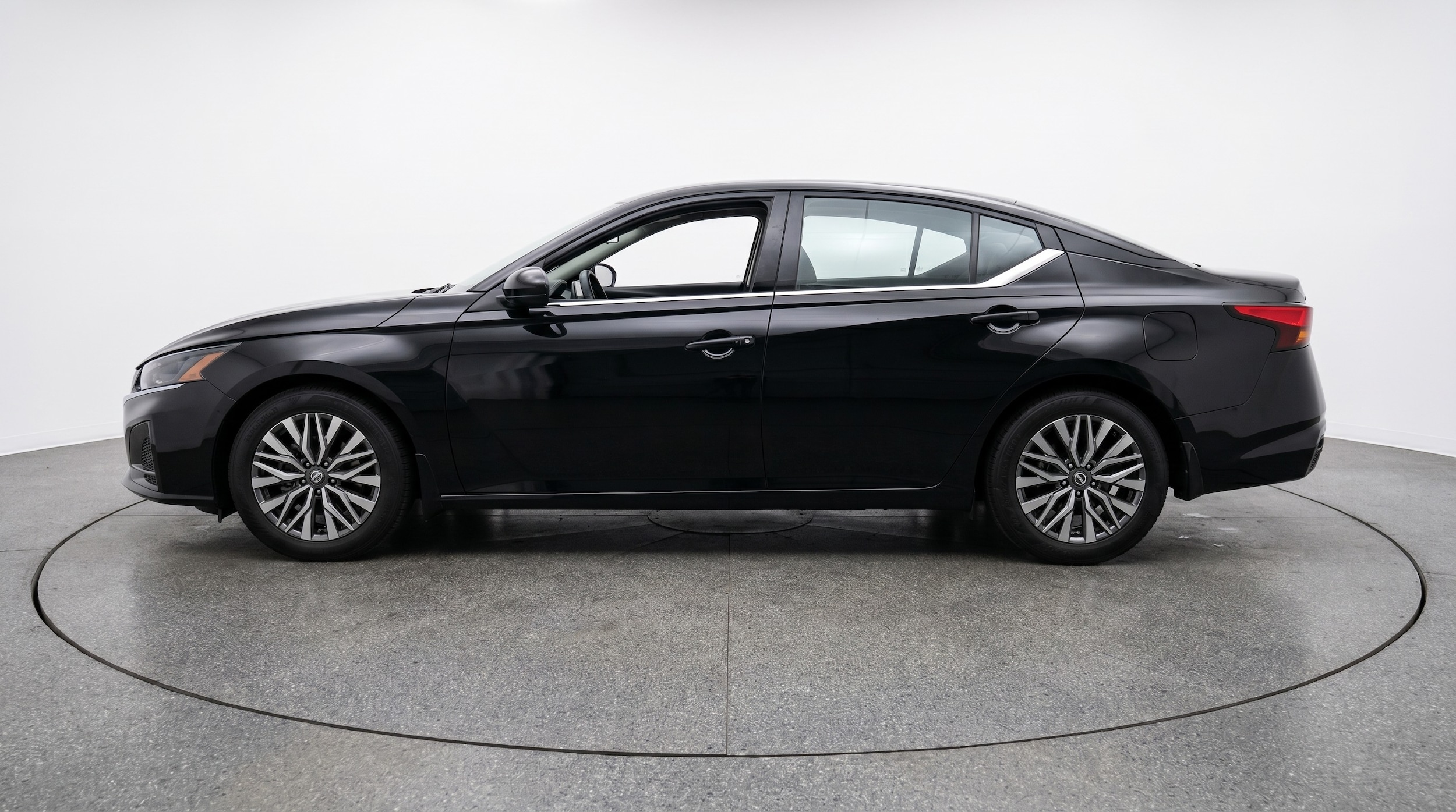 Thumbnail: 2025 Nissan Altima - 4