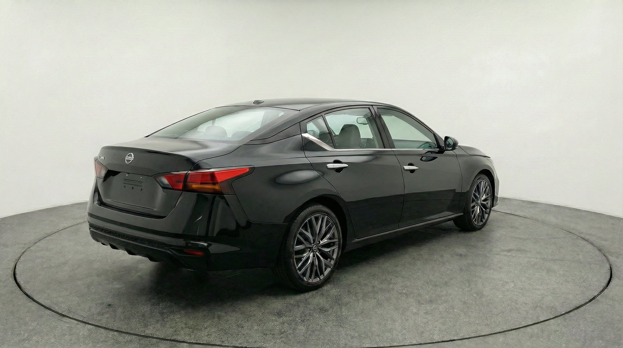 Thumbnail: 2025 Nissan Altima - 9