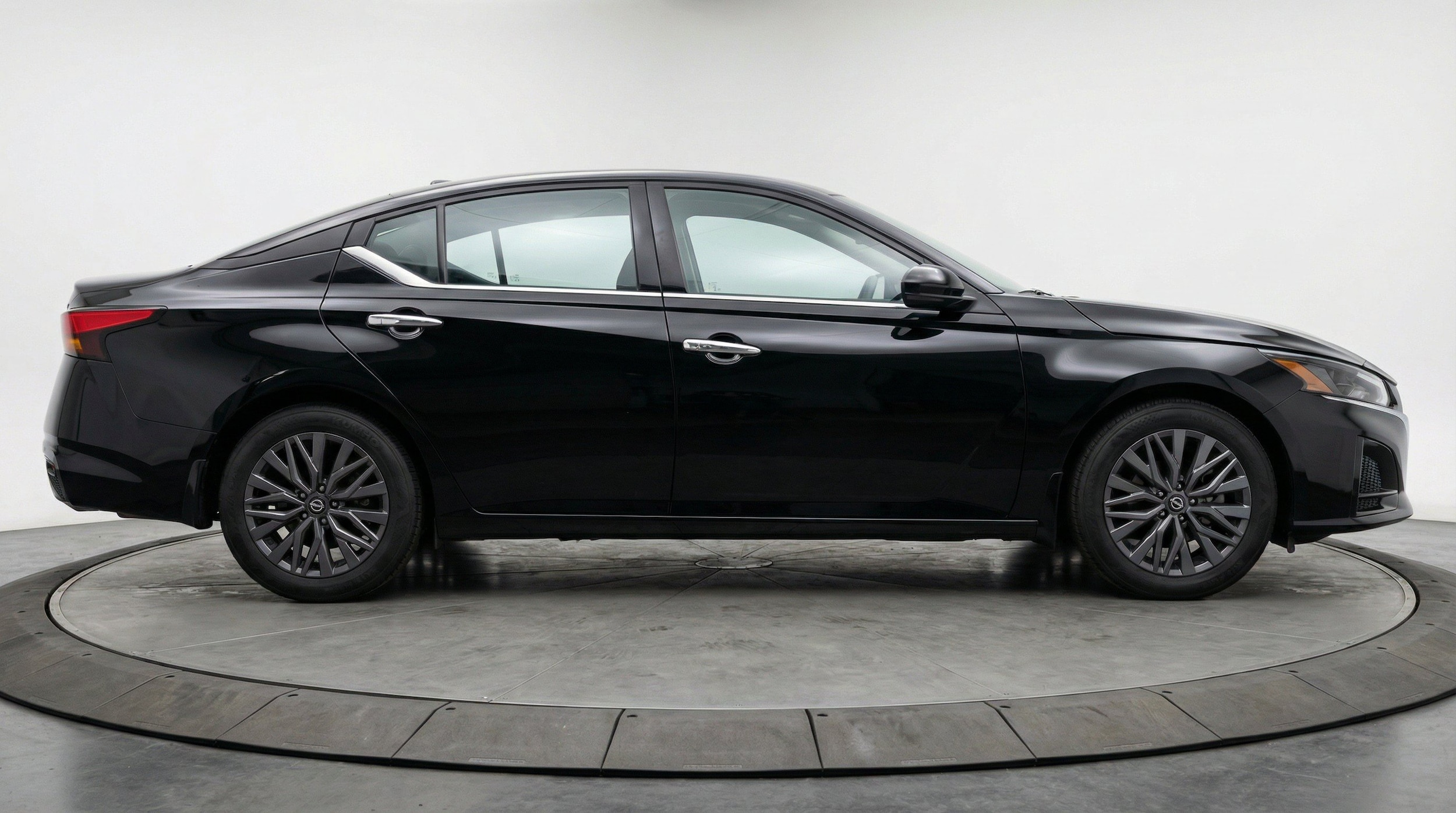 Thumbnail: 2025 Nissan Altima - 11
