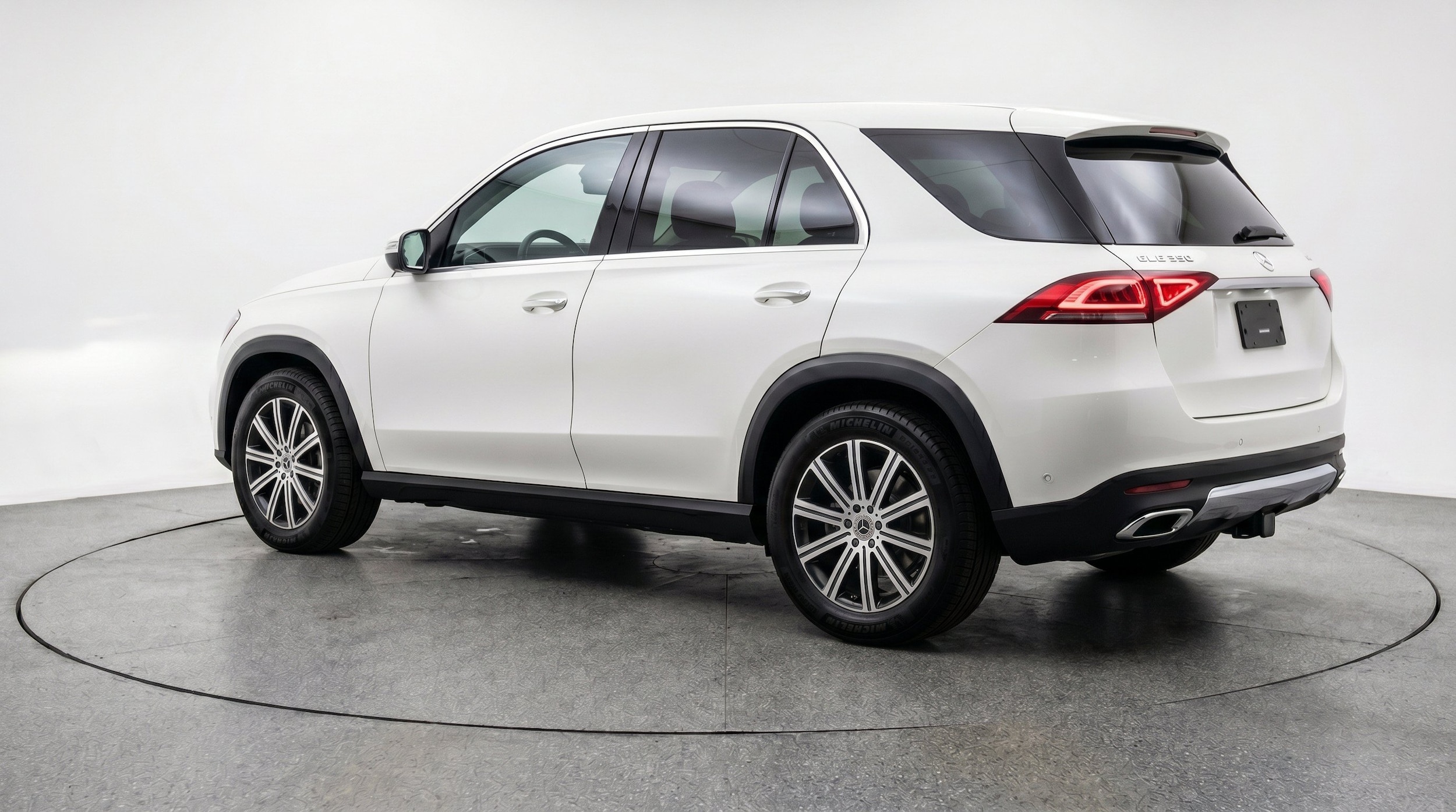 Thumbnail: 2026 Mercedes-Benz GLE - 6