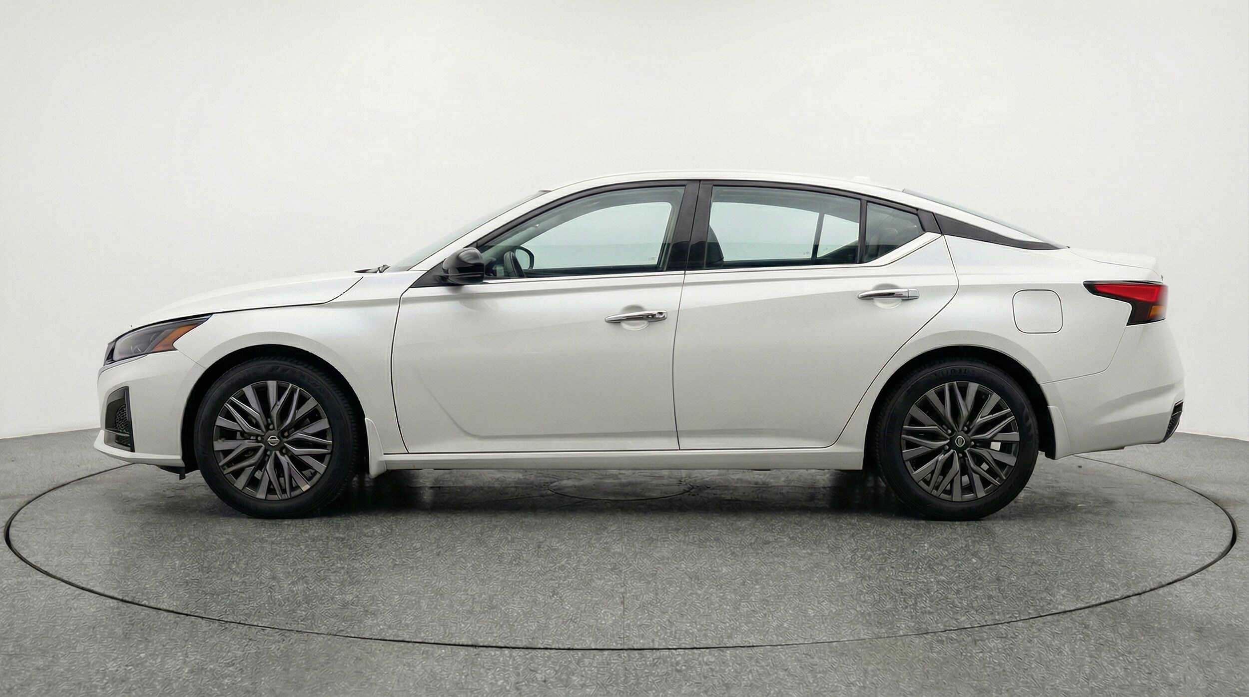 Thumbnail: 2025 Nissan Altima - 4