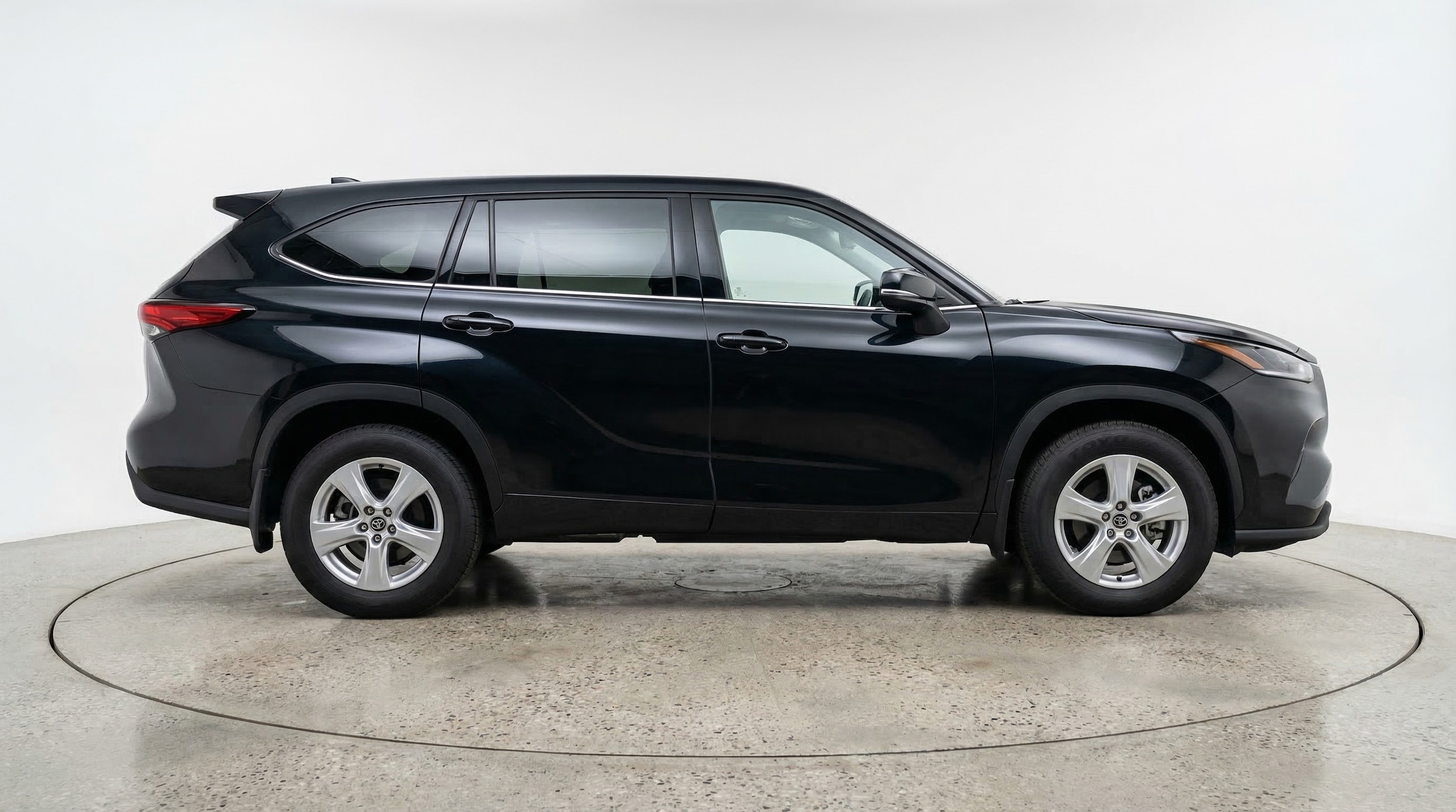 Thumbnail: 2025 Toyota Highlander - 8