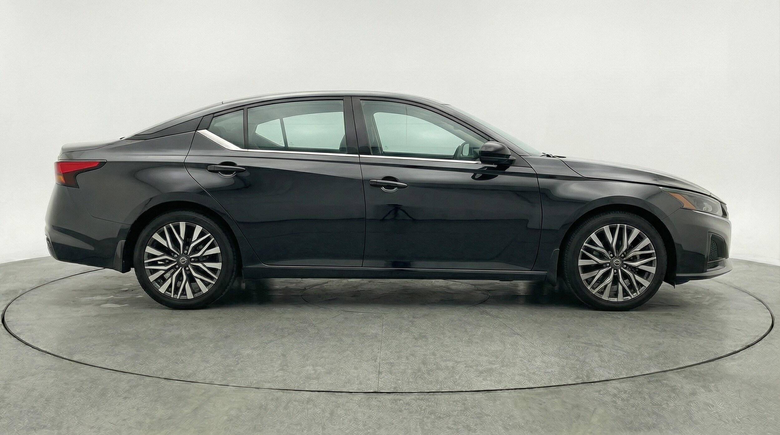 Thumbnail: 2025 Nissan Altima - 8