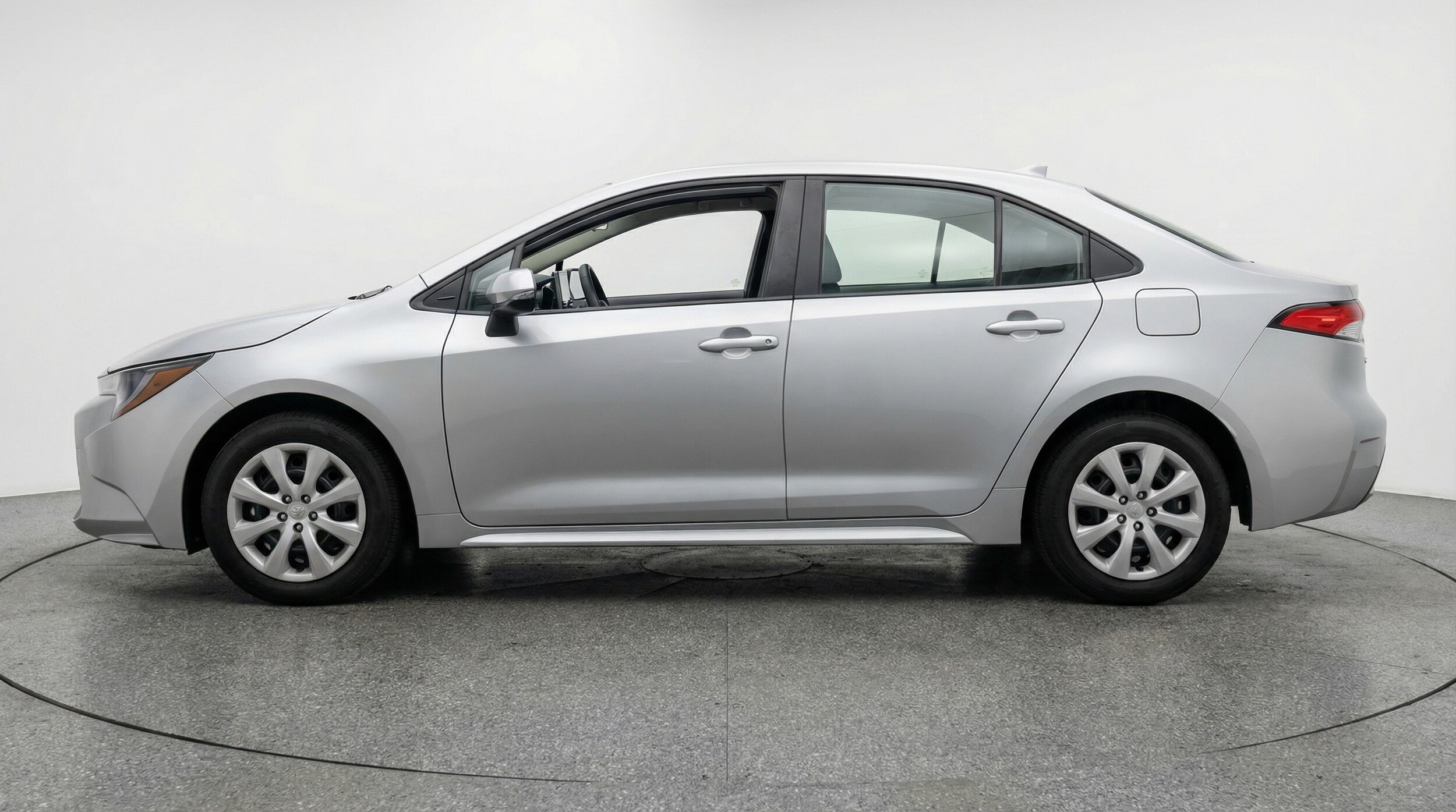 Thumbnail: 2025 Toyota Corolla - 4