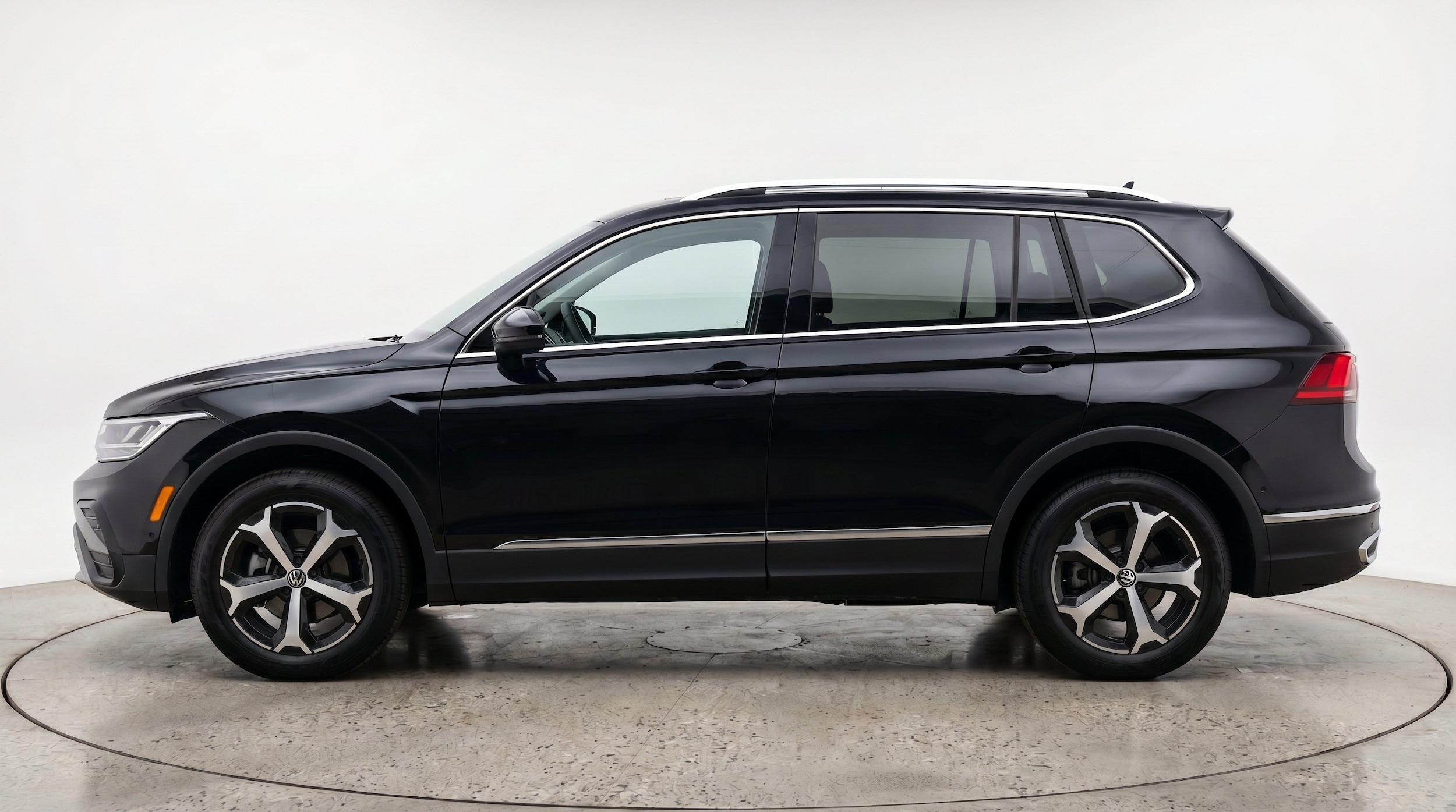 Thumbnail: 2026 Volkswagen Tiguan - 5