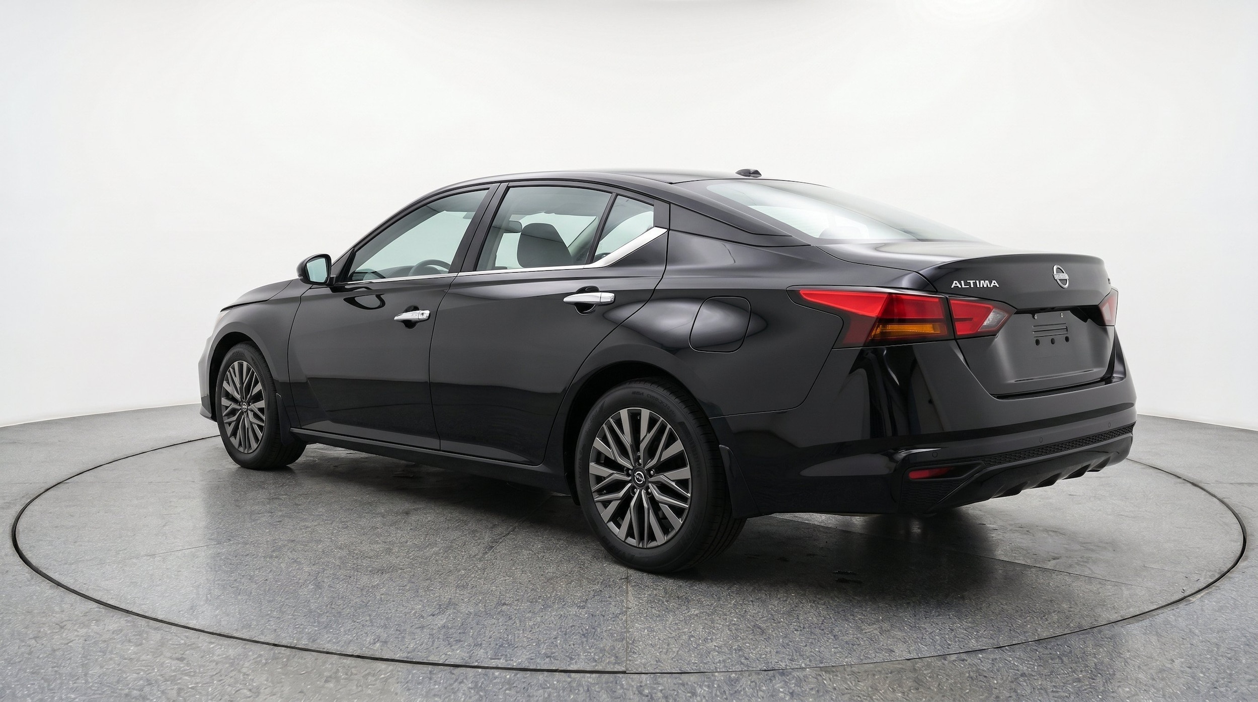 Thumbnail: 2025 Nissan Altima - 6