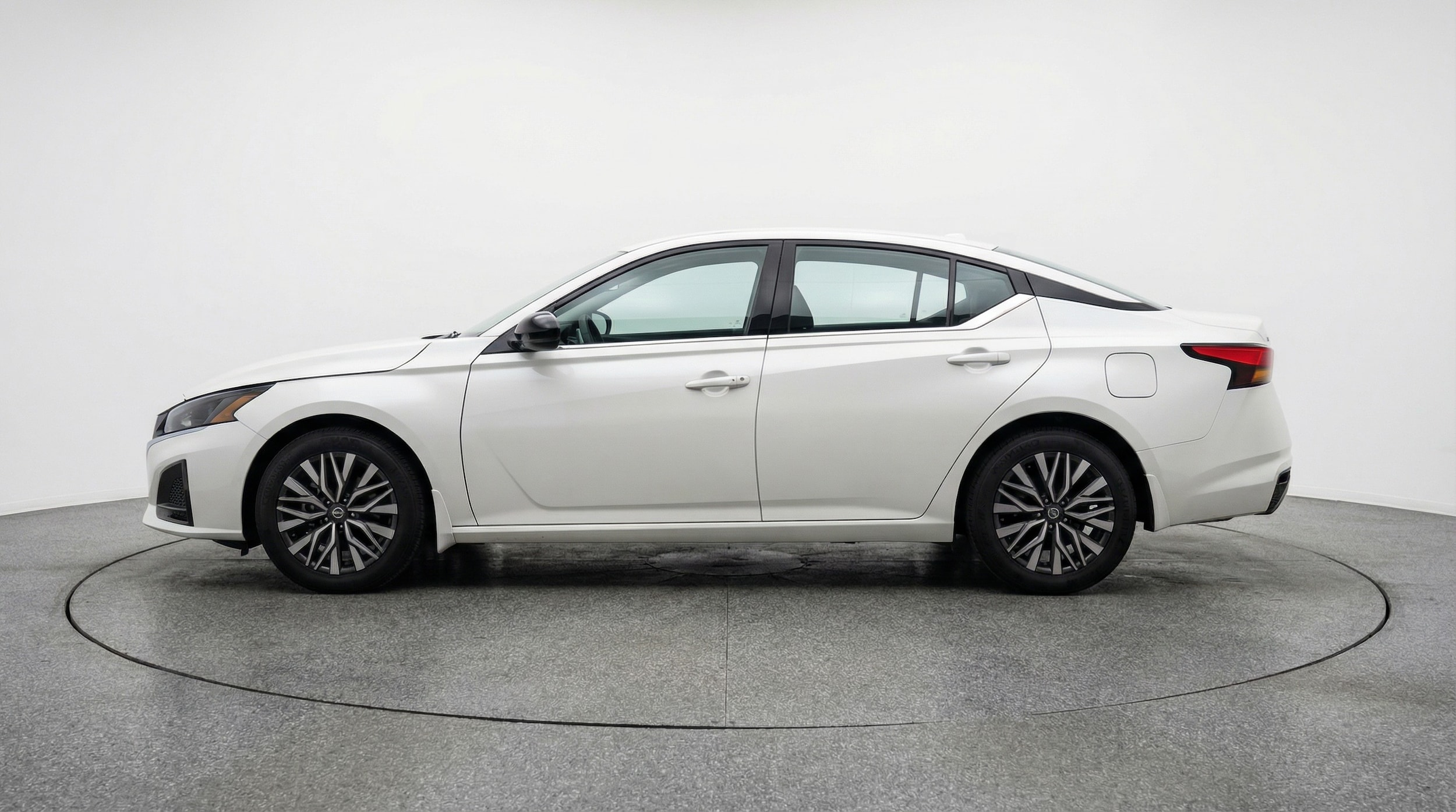 Thumbnail: 2025 Nissan Altima - 4