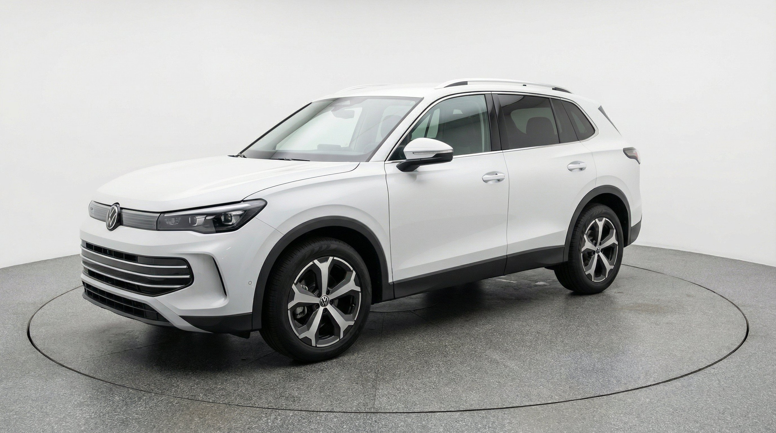 Thumbnail: 2026 Volkswagen Tiguan - 3