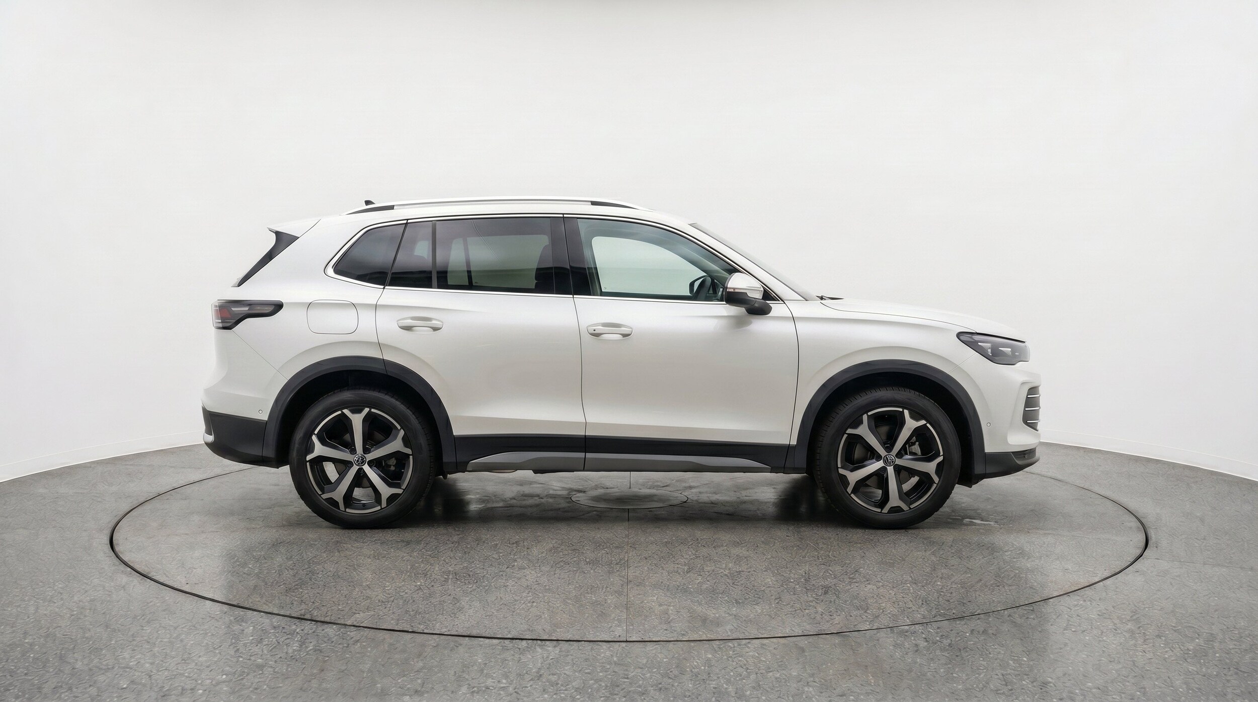 Thumbnail: 2026 Volkswagen Tiguan - 11