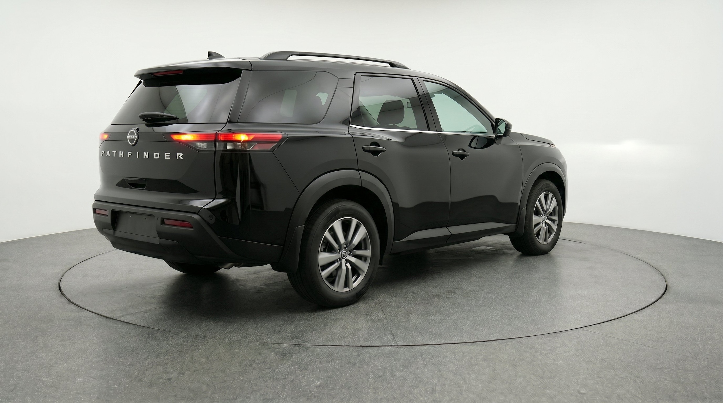 Thumbnail: 2025 Nissan Pathfinder - 9