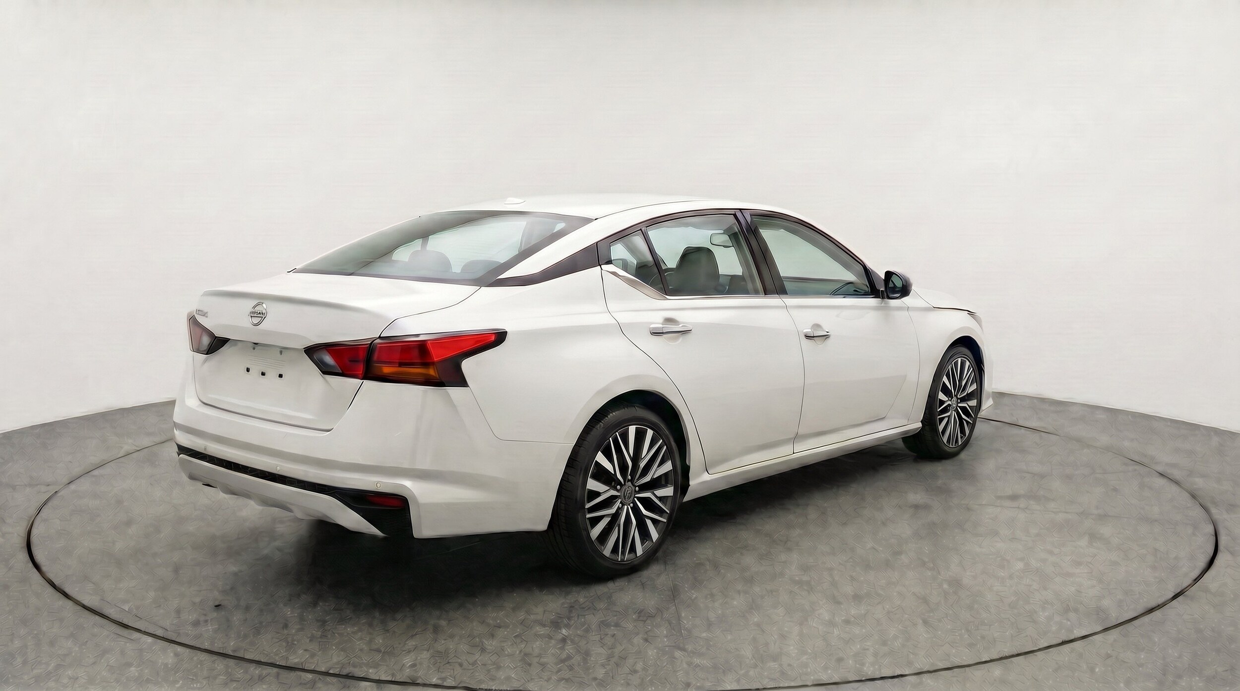 Thumbnail: 2025 Nissan Altima - 9