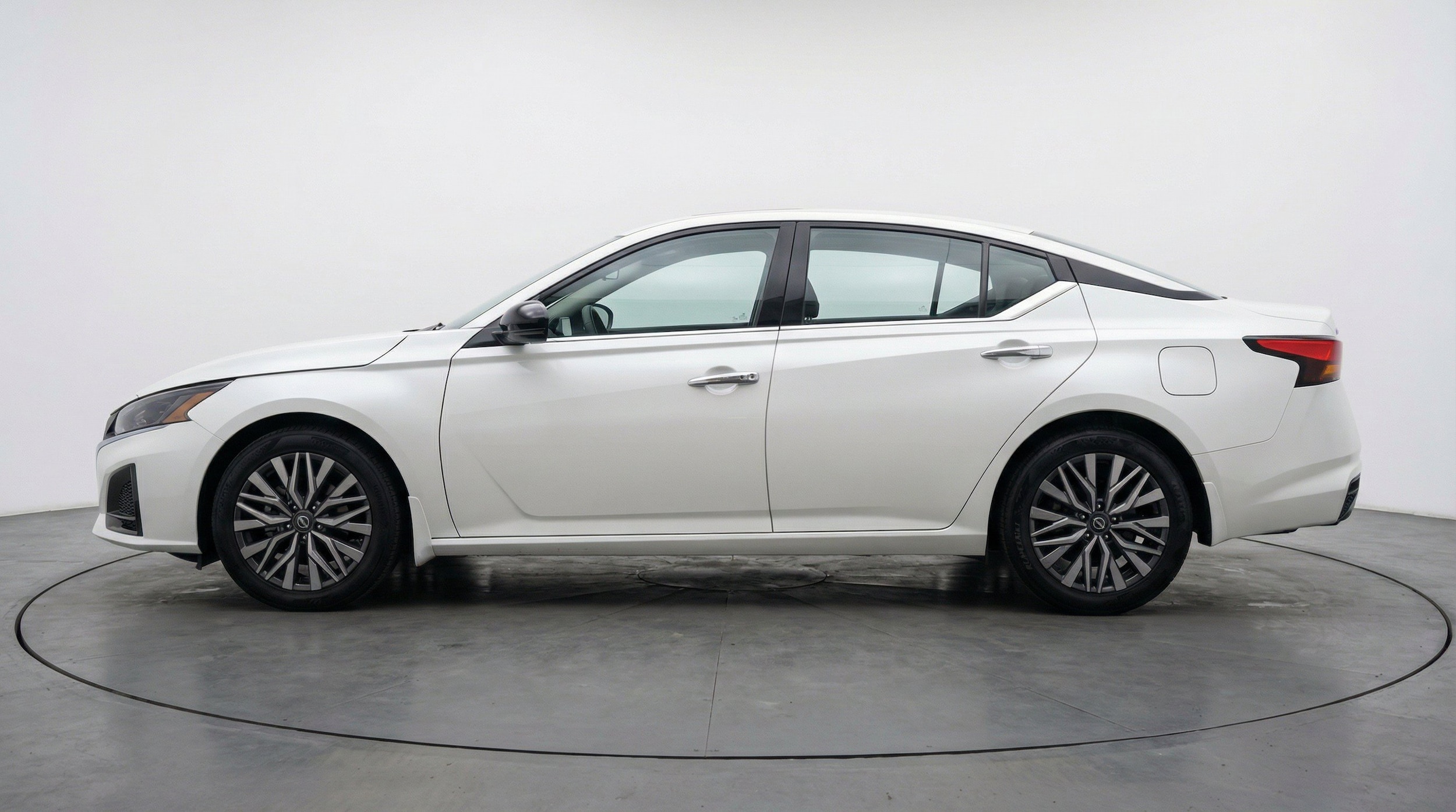 Thumbnail: 2025 Nissan Altima - 5
