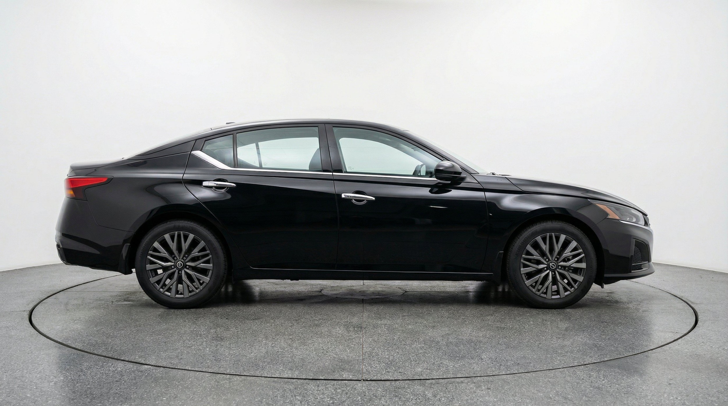 Thumbnail: 2025 Nissan Altima - 10