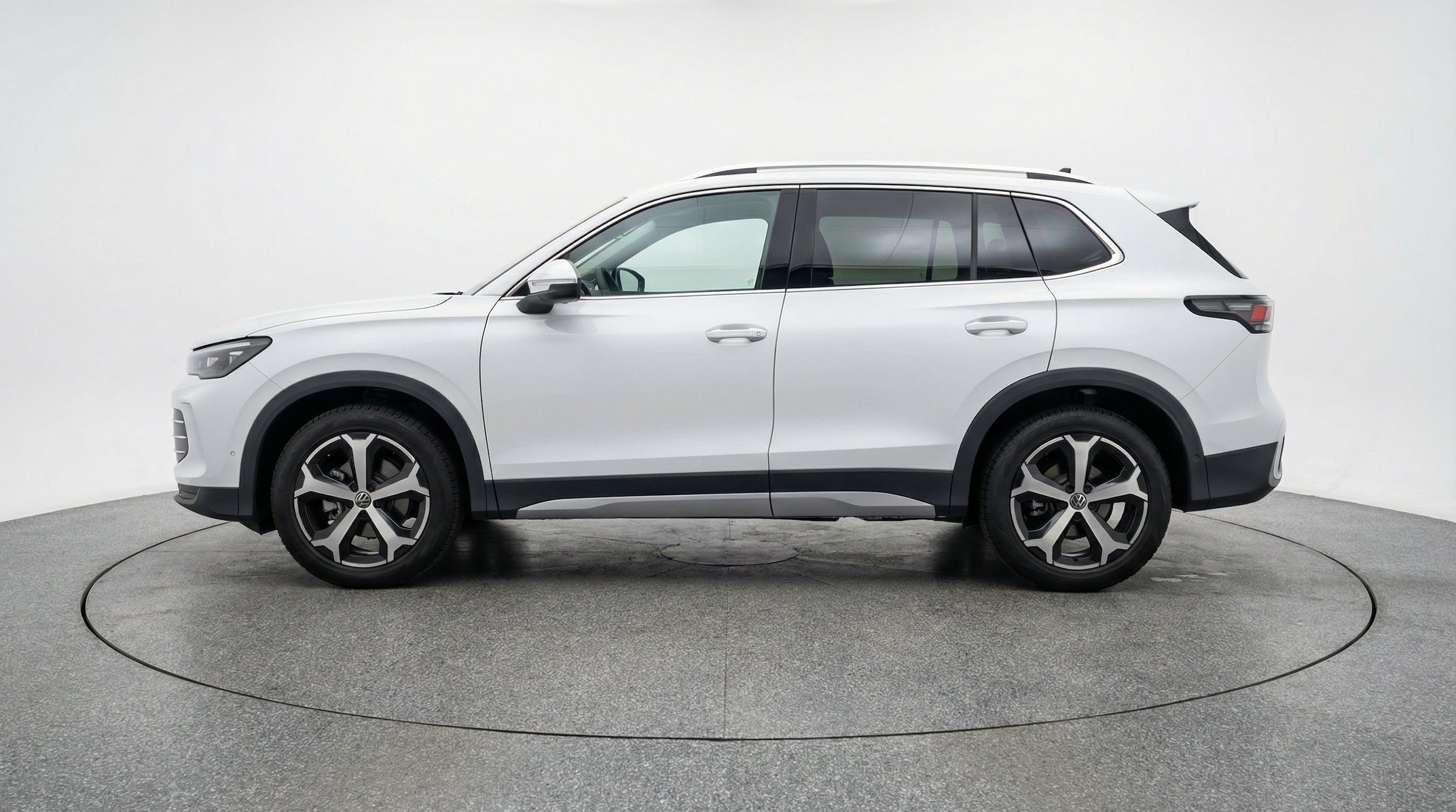 Thumbnail: 2026 Volkswagen Tiguan - 5