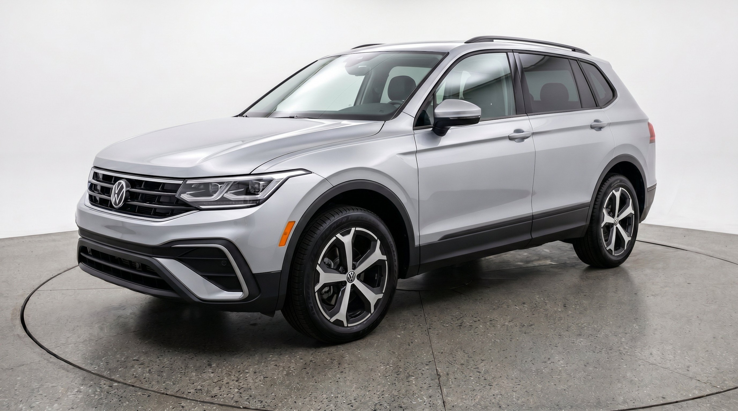 Thumbnail: 2026 Volkswagen Tiguan - 3