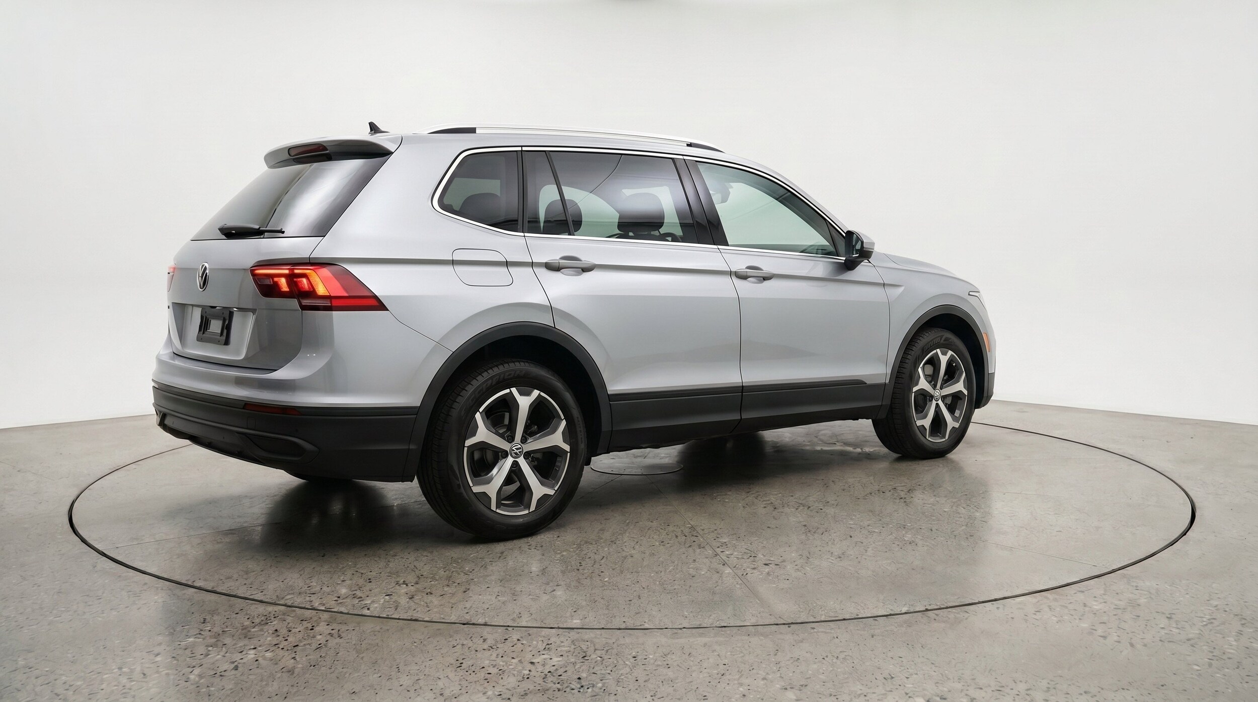 Thumbnail: 2026 Volkswagen Tiguan - 9