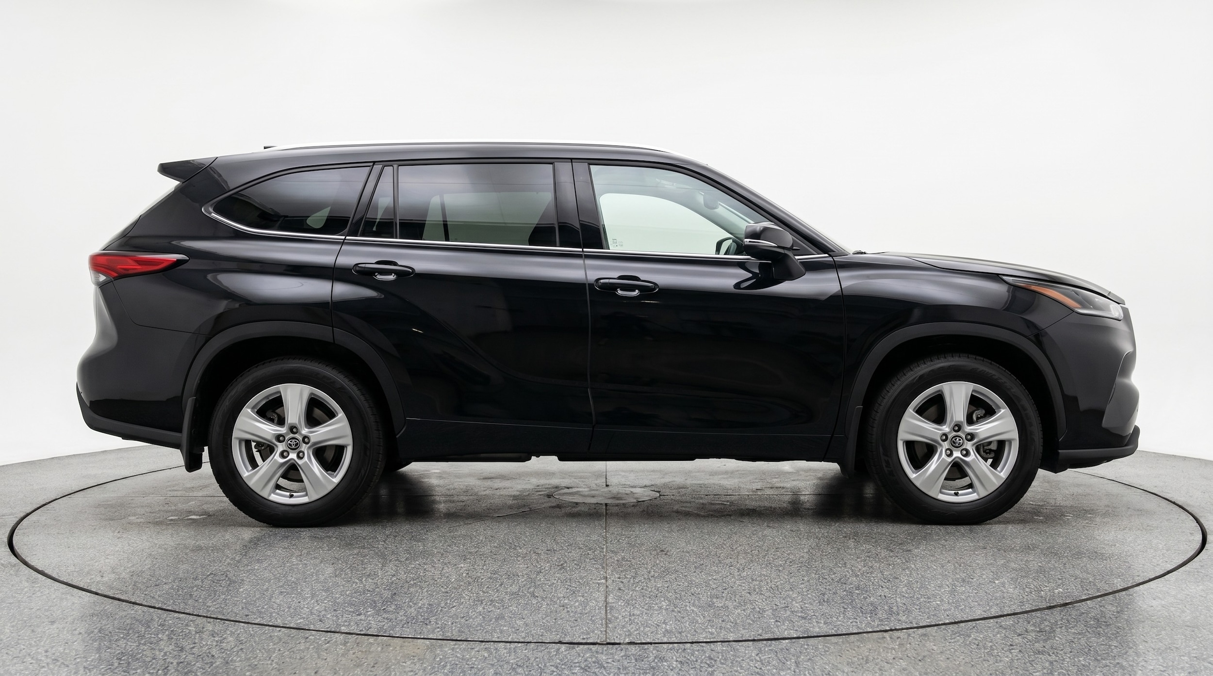 Thumbnail: 2025 Toyota Highlander - 8