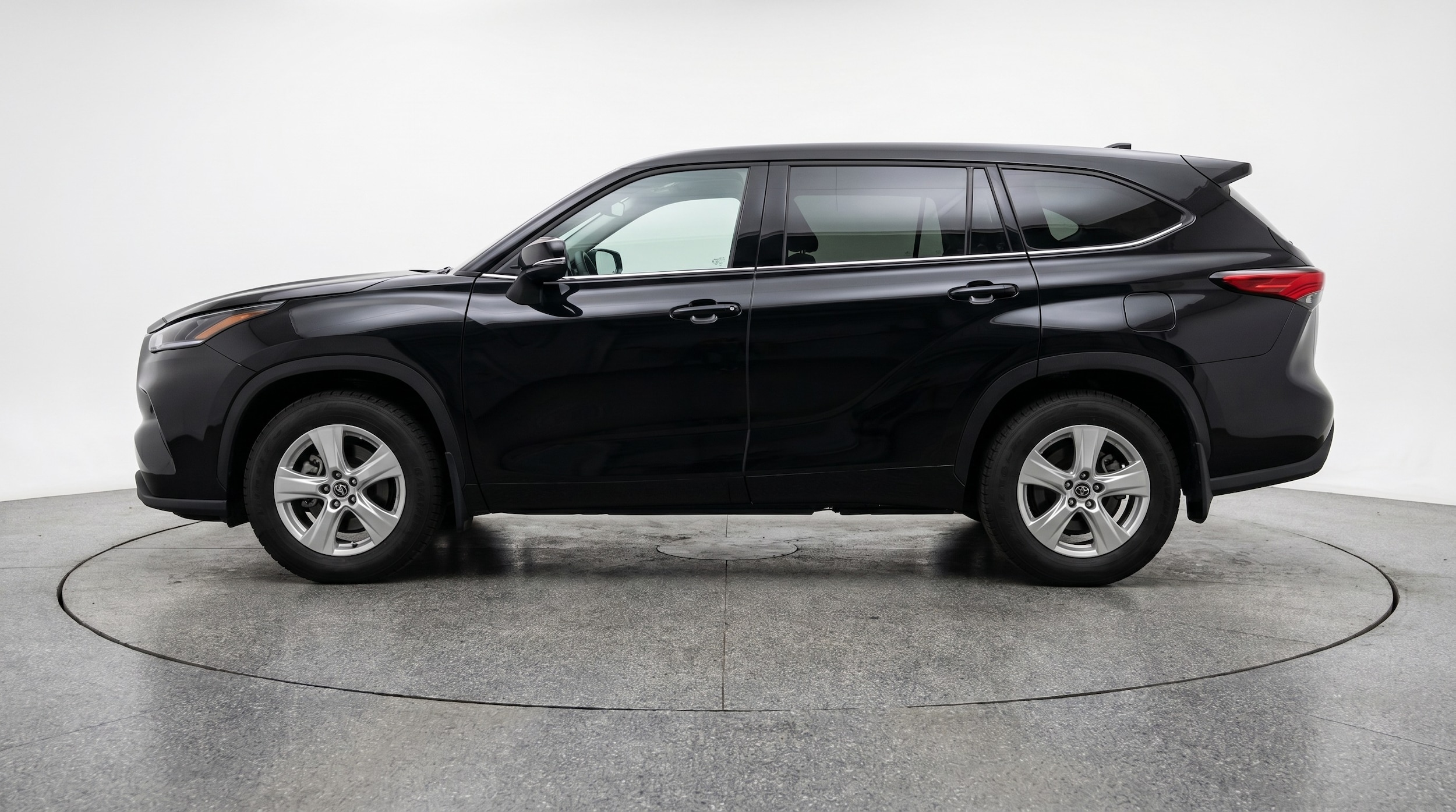 Thumbnail: 2025 Toyota Highlander - 4