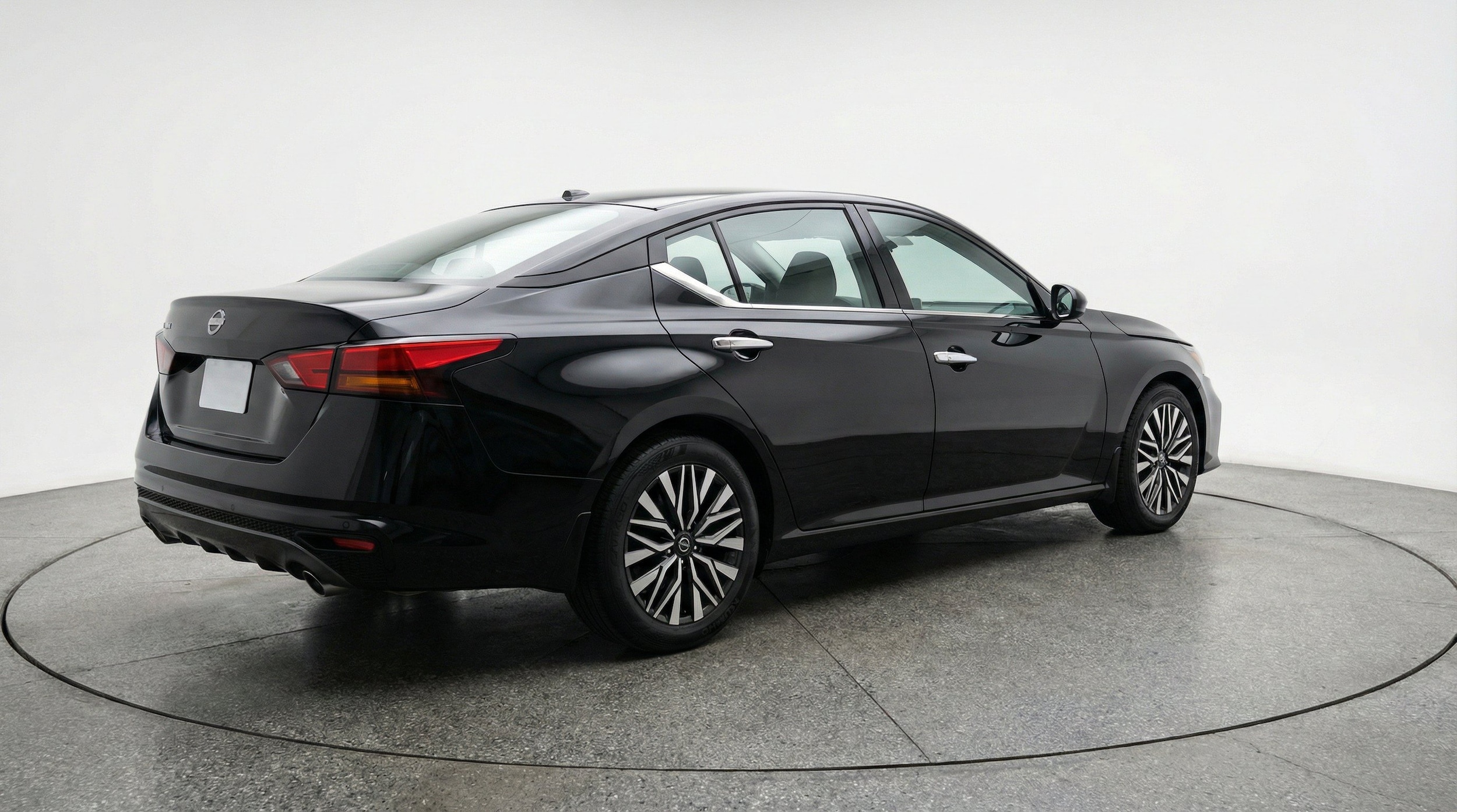 Thumbnail: 2025 Nissan Altima - 9