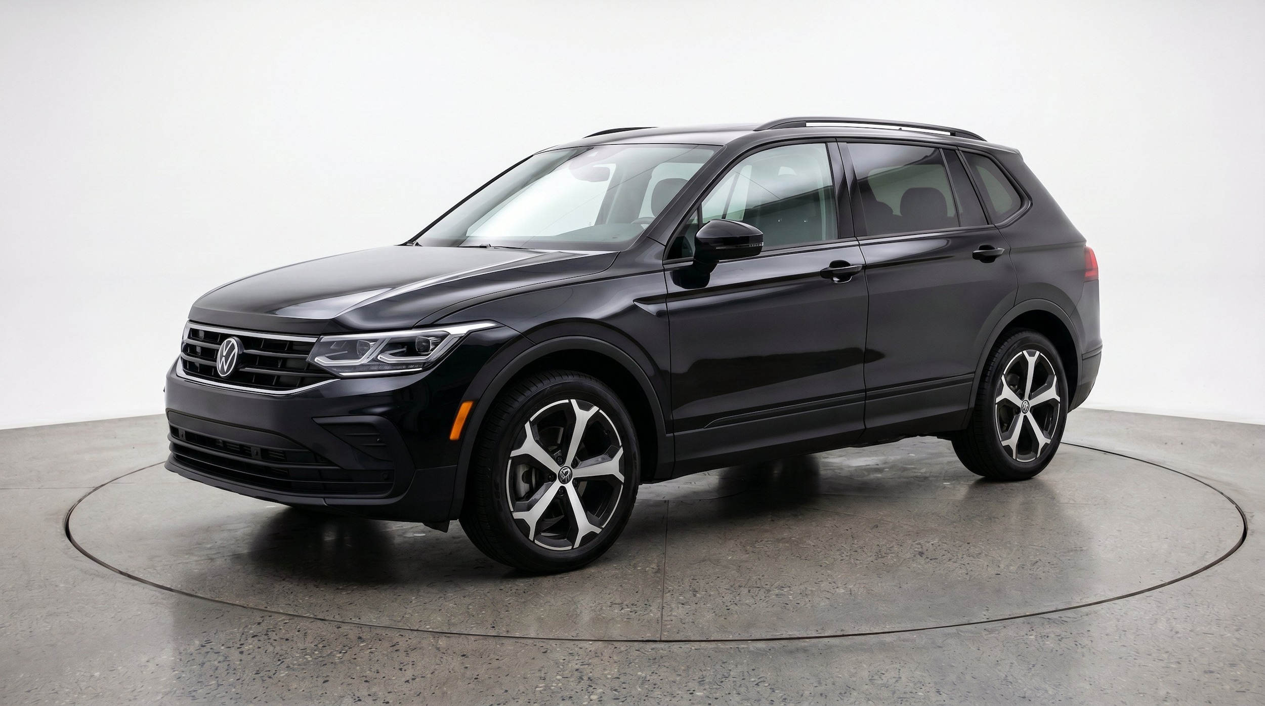 Thumbnail: 2026 Volkswagen Tiguan - 3